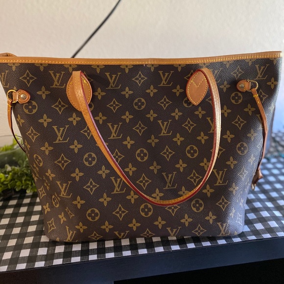 Handbags - Brown and tan tote